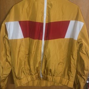 Jacket with mustard color.